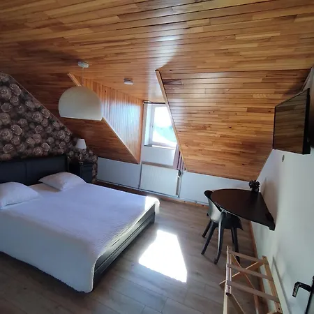 Hébergement de vacances Au Louis D'or, Pour 6 Personnes , *
