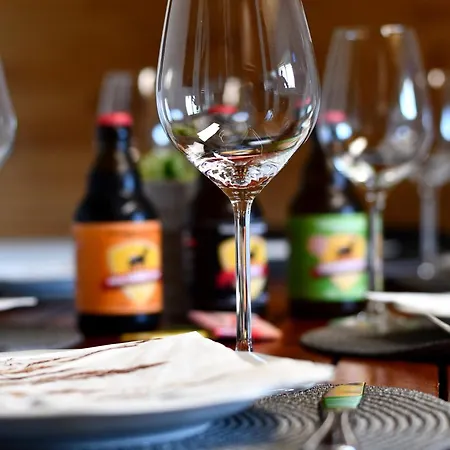 Au Louis D'or, Pour 6 Personnes ,